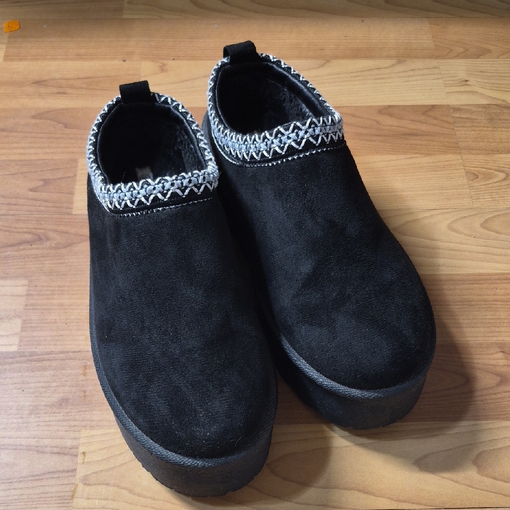 Mudd Black Slip-On Shoes with White Trim